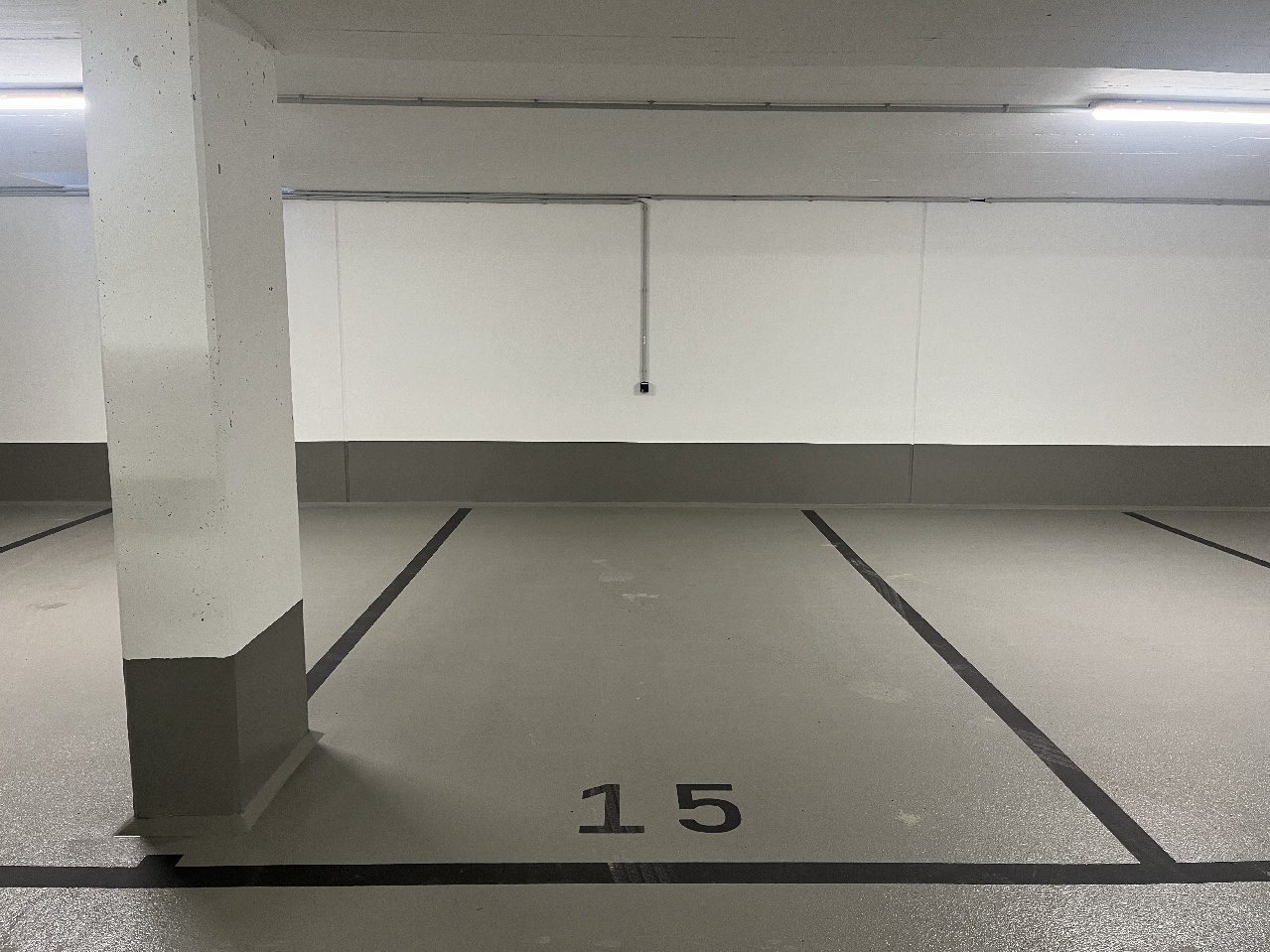 Tiefgaragenstellplatz