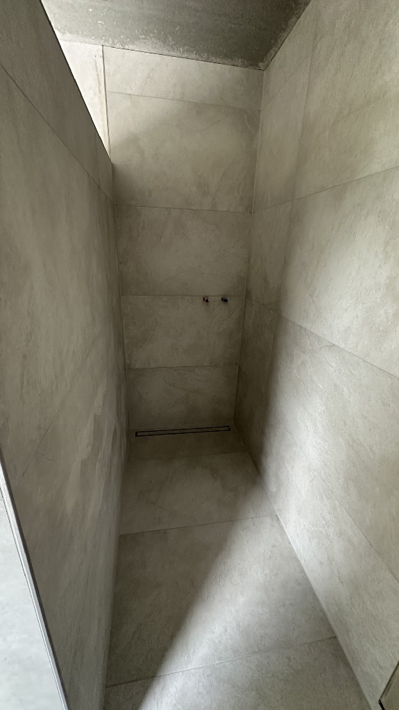 Dusche im Hauptbad