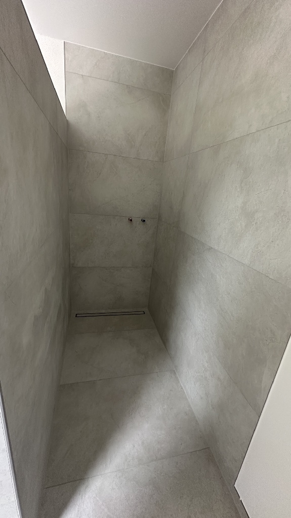 Dusche im Hauptbad