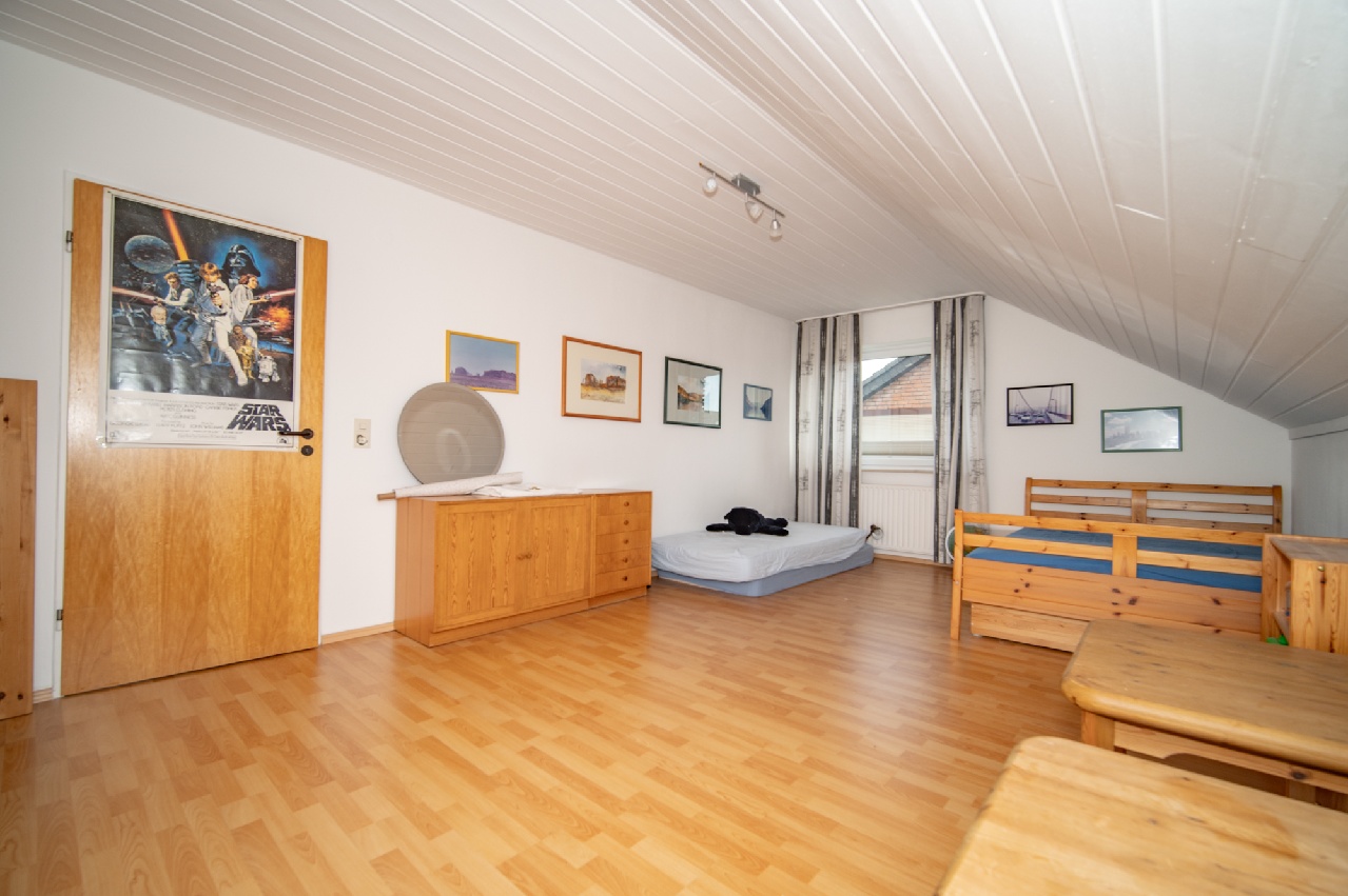 Schlafzimmer 2 OG